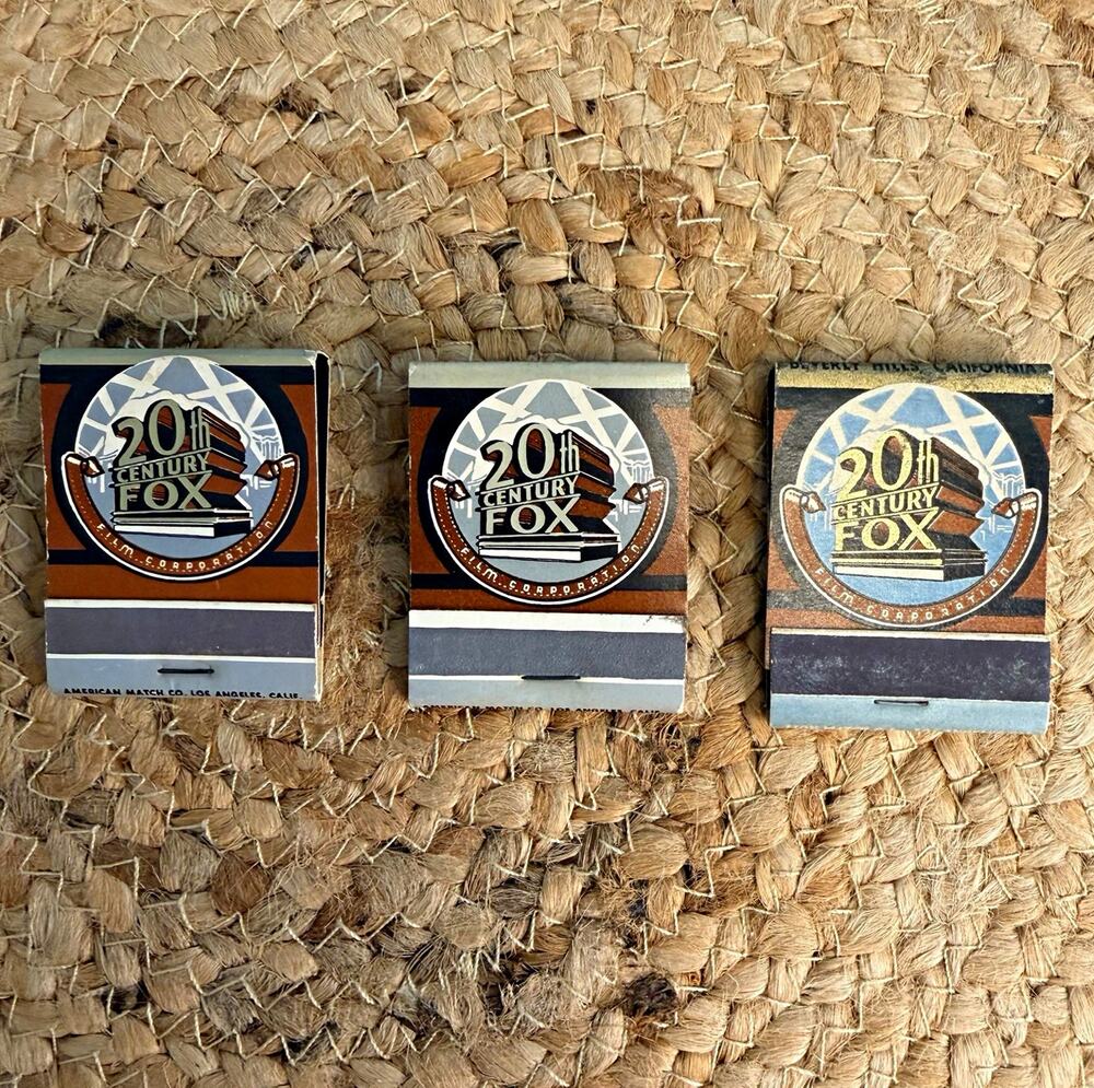1940s VTG Unstruck Lion American Match Co 20th Century Fox Gold Foil Matchbooks